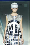 th_66556_Hussein_Chalayan_Paris_Fashion_Show_140_123_1107lo.jpg