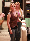 th_53634_Hayden_Panettiere_Shopping_in_Beverly_Hills_020507_23_122_157lo.jpg