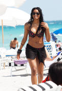 th_699963570_CiaraonthebeachinMiami14.5.2011_27_122_21lo.jpg