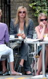 th_33241_Marai_Sharapova_shopping_and_lunching_in_Wimbledon_04.jpg