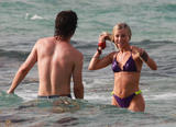 th_20657_celebrity_paradise.com_TheElder_36_122_34lo.jpg
