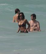 th_705417779_CiaraonthebeachinMiami14.5.2011_39_122_441lo.jpg