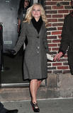 th_13084_KristenBell_Late_Show_With_Letterman_outside_44_122_492lo.jpg