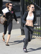 th_72002_AnnaLynneMcCordshowingoffhertummyOutinHollywoodFEB_22_2011HQx85_123_492lo.jpg