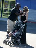 th_40705_fp_klum_seal_kids_47_080506_5_528lo.jpg