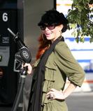 th_62350_celebrity-paradise.com-The_Elder-Phoebe_Price_2010-01-06_-_Gets_Gas_And_A_Lottery_Ticket_in_Beverly_Hills_7167_122_531lo.jpg