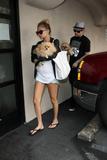 th_95012_Celebutopia-Nicole_Richie_taking_her_dogs_to_the_hospital-08_122_706lo.jpg