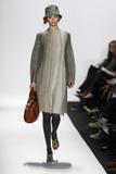 th_26102_md-marieclaire.co.uk-fw07-rtw-newyork-w-azria-002-lo2uc92o_122_762lo.jpg
