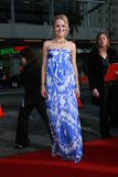 th_80281_Kristen_Bell_-_Forgetting_Sarah_Marshall_premiere_in_Hollywood_-_April_10_2008_219_122_79lo.jpg