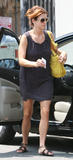 th_90234_Preppie_-_Kate_Walsh_stopping_at_a_nail_salon_before_having_lunch_with_friends_-_August_16_2009_1101_122_896lo.jpg