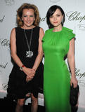 http://img19.imagevenue.com/loc250/th_49637_ChristinaRicci_chopard_150th_anniversary_gala_081_122_250lo.jpg