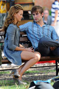 http://img19.imagevenue.com/loc482/th_75348_Katie_Cassidy_Chace_Crawford_On_Set_of_GossipGirl10_122_482lo.jpg